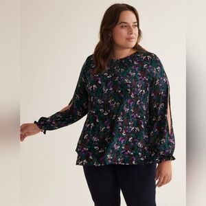 Penningtons Black Floral Pleated Swing Blouse, BNWT, Size 5X